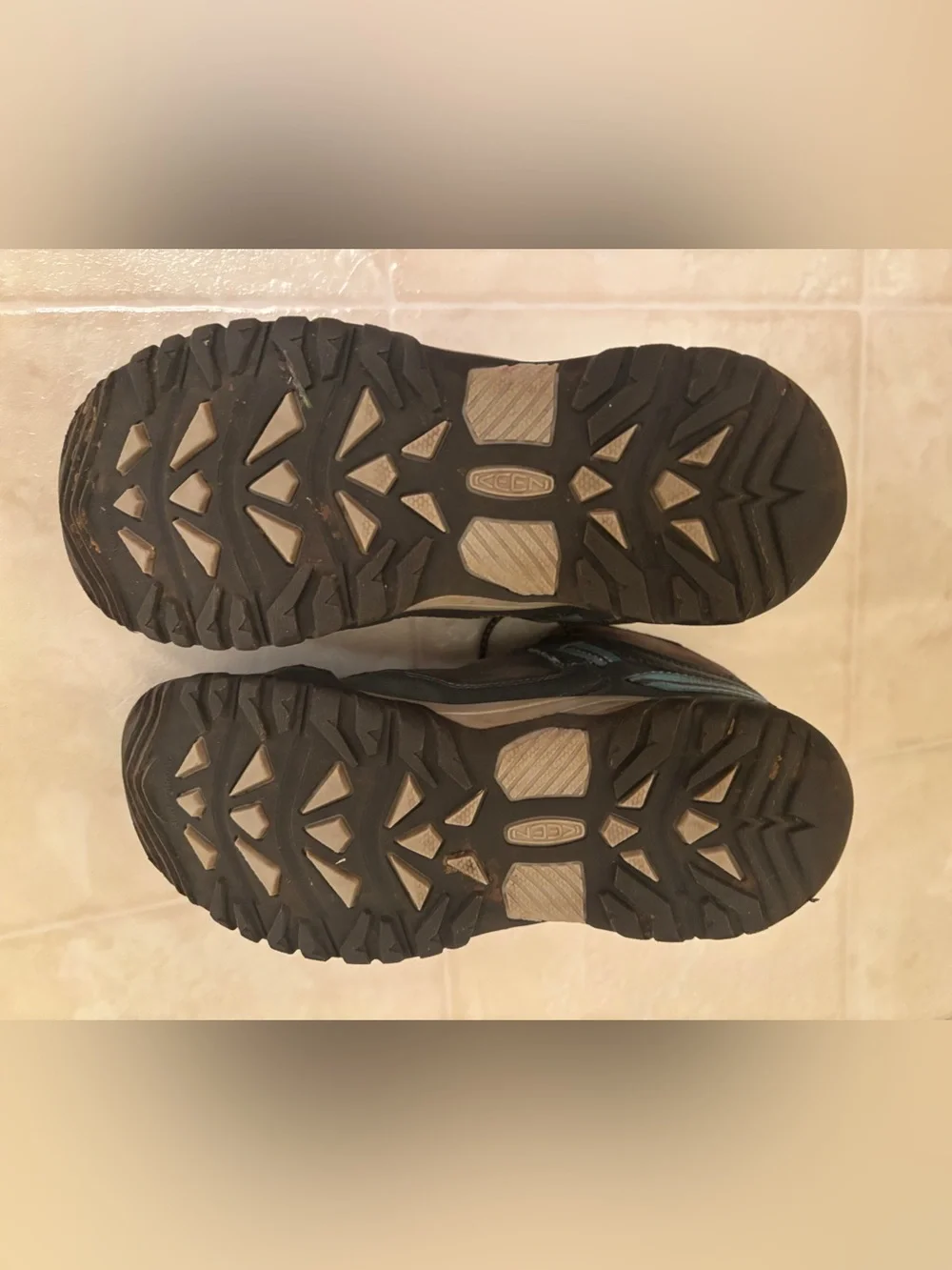 Keen Trail Shoes in Black with Teal Accents